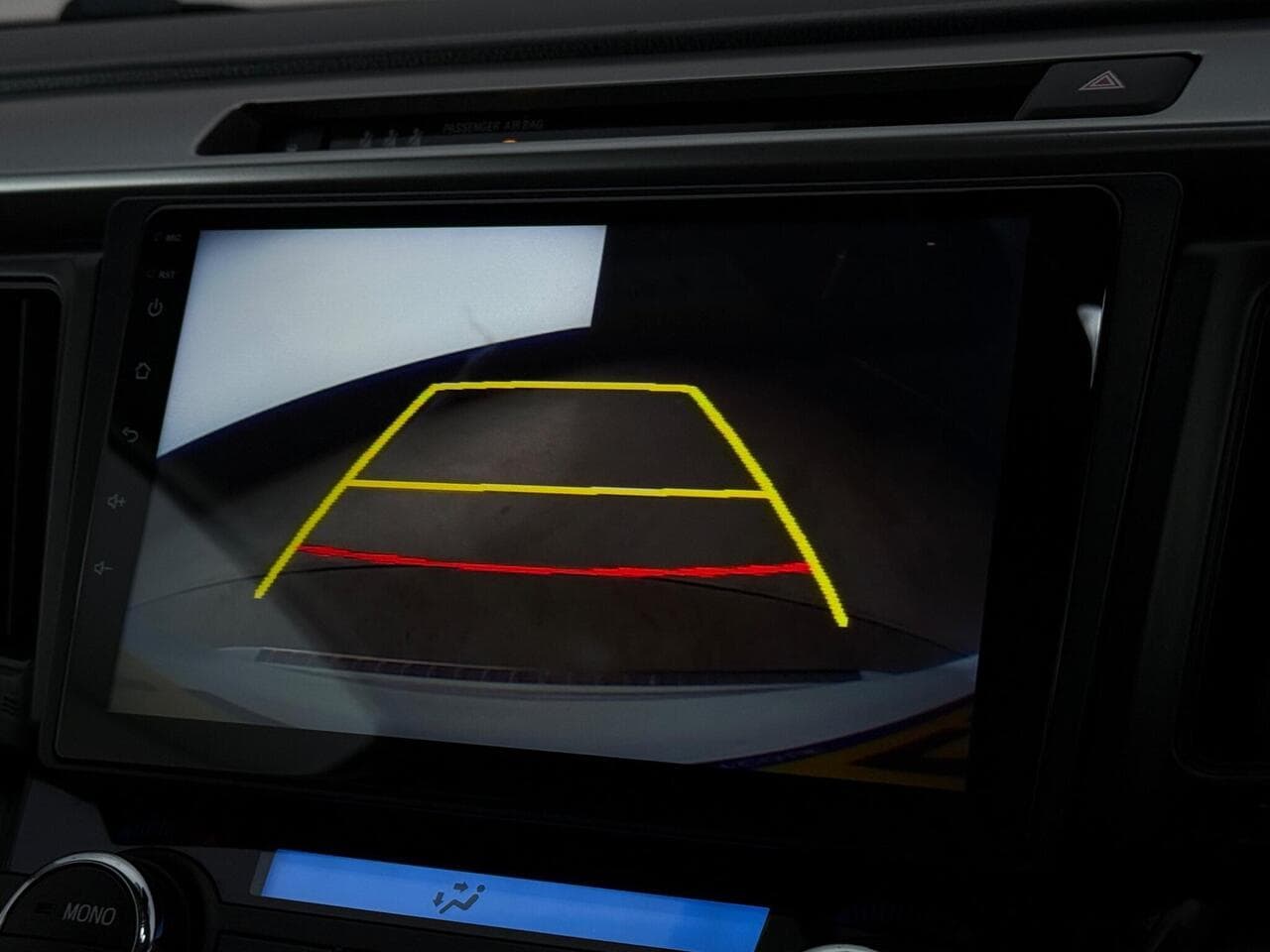 Toyota RAV4 thumbnail Infotainment System