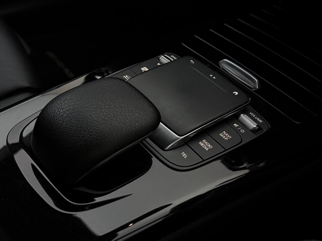 Mercedes-Benz CLA thumbnail Misc Controls