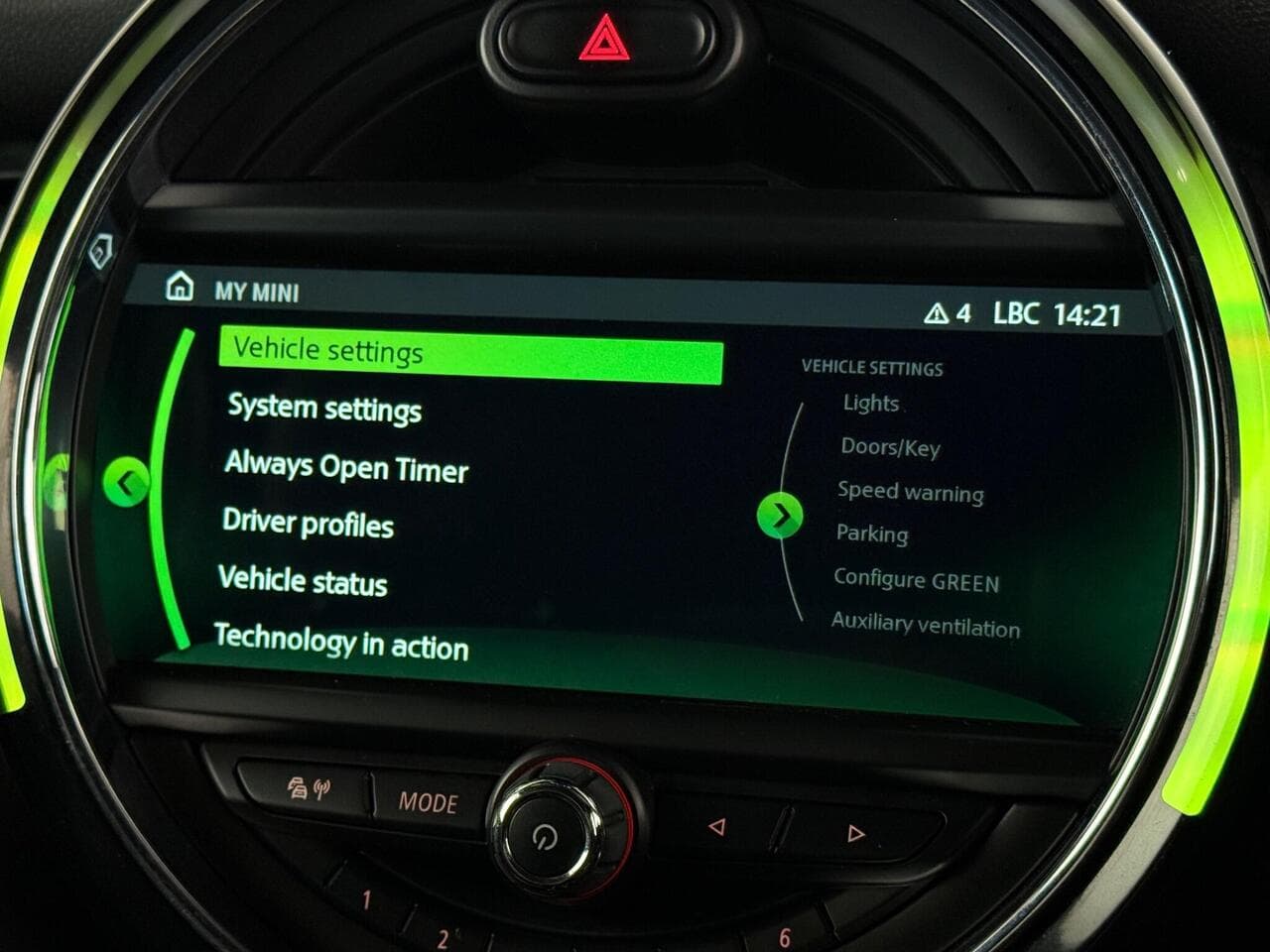 MINI Convertible thumbnail Infotainment System