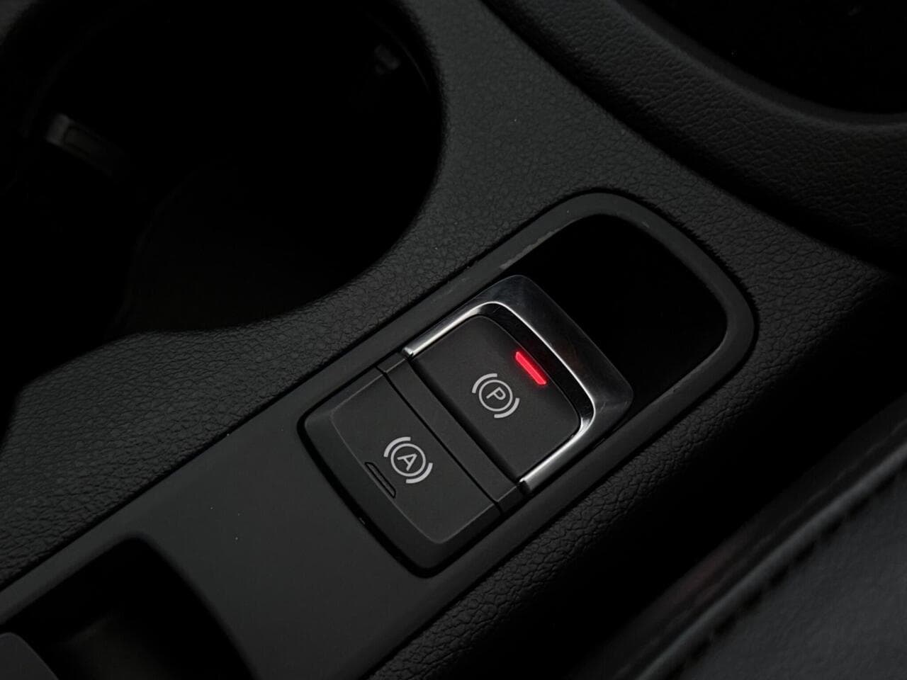 Audi Q3 thumbnail Misc Controls