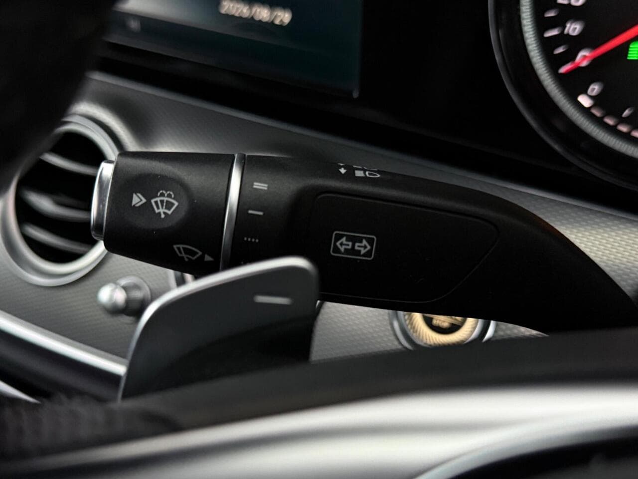 Mercedes-Benz E Class thumbnail Misc Controls