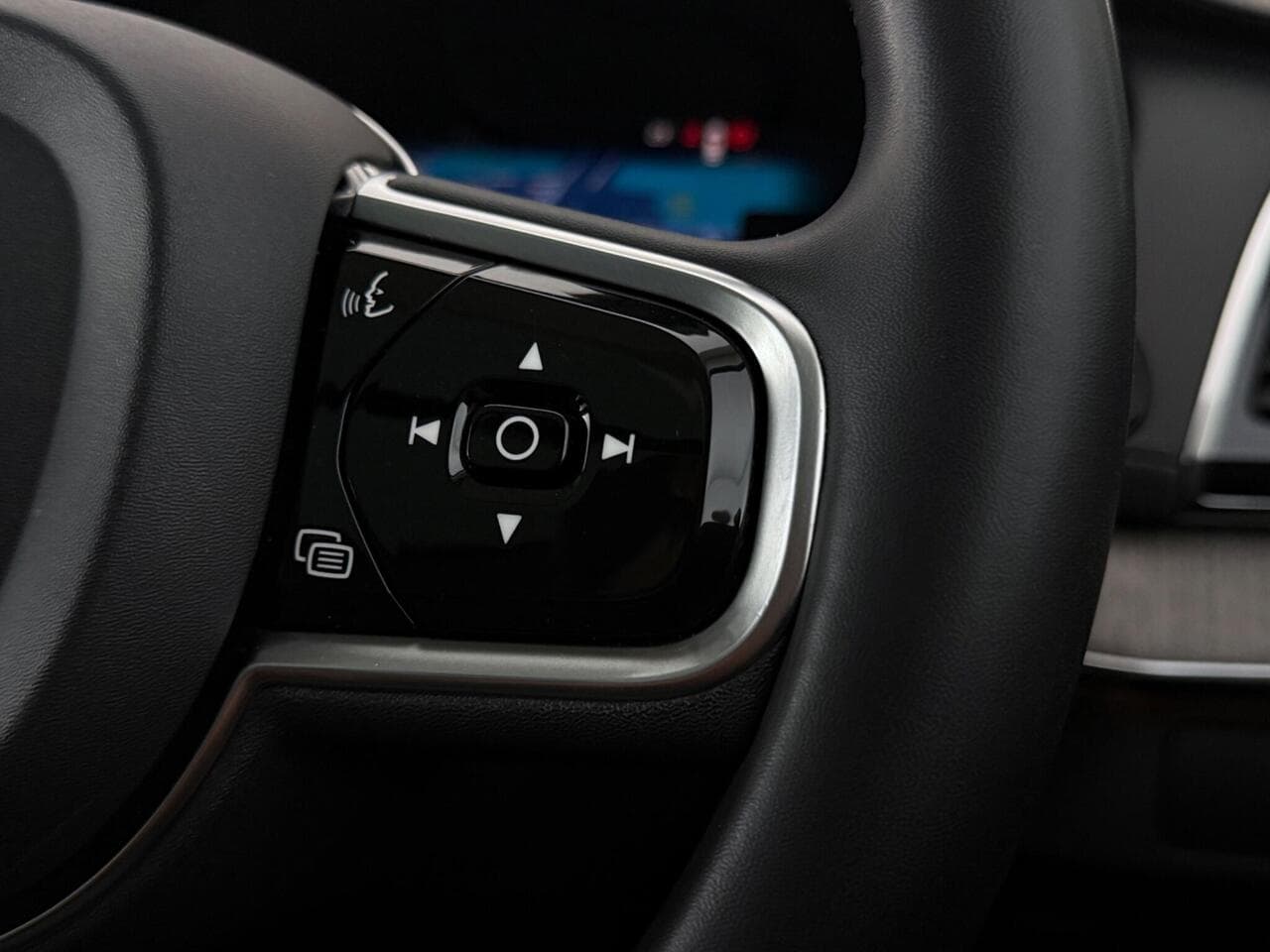 Volvo XC90 thumbnail Misc Controls