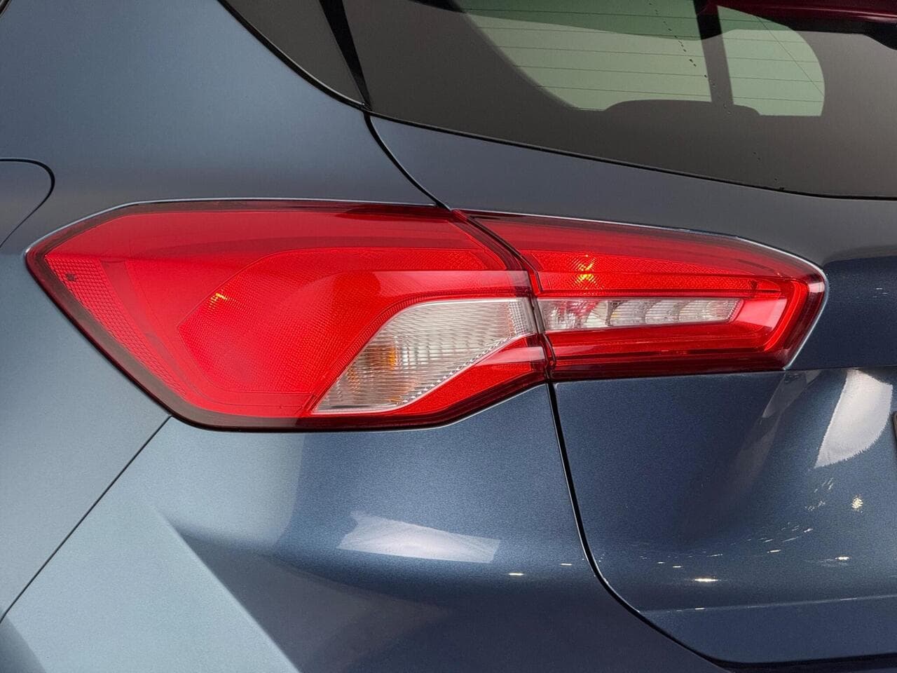 Ford Focus thumbnail Lights Rear