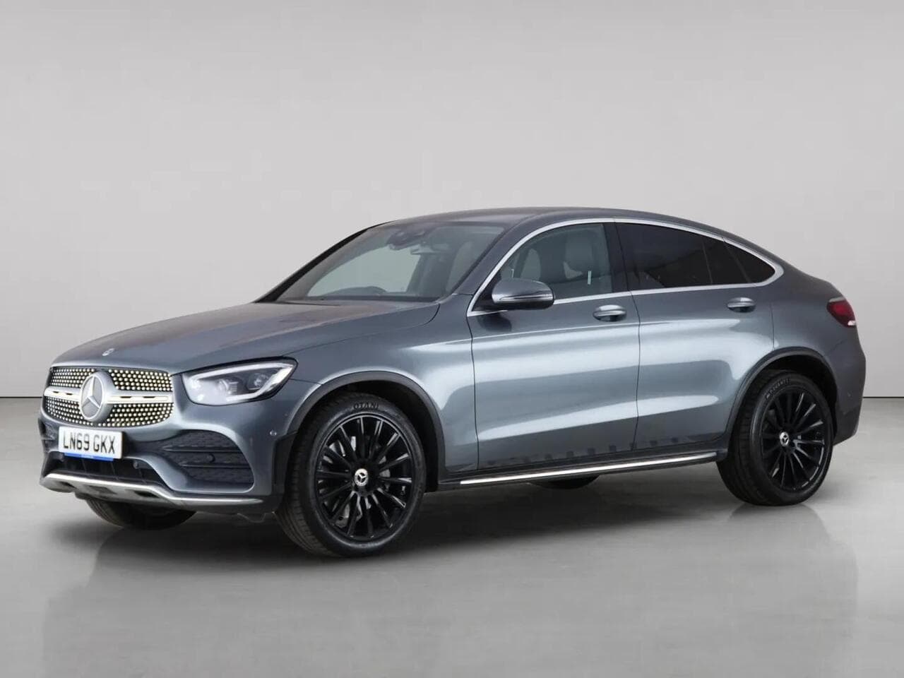 Mercedes-Benz GLC thumbnail Front Left