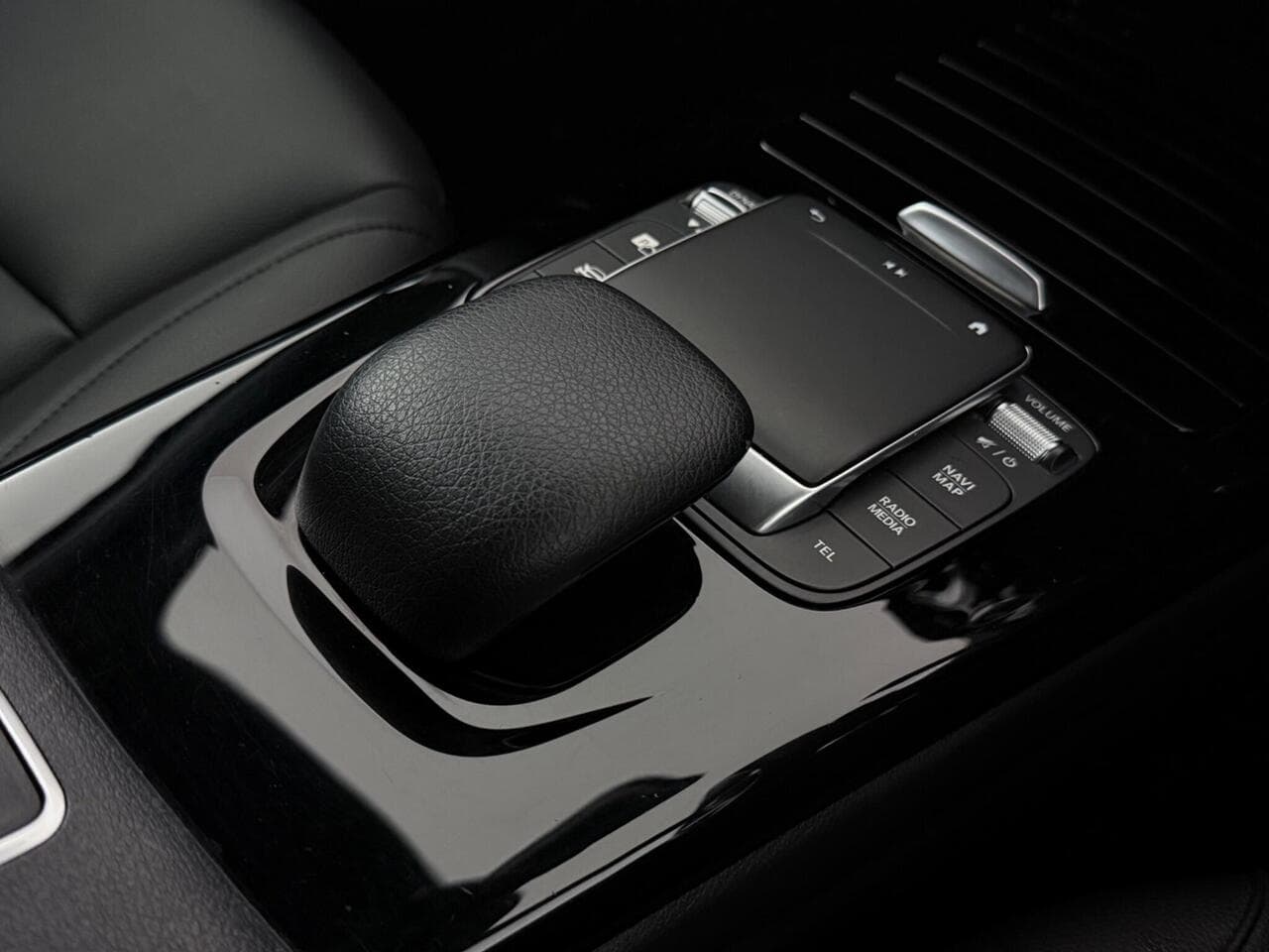 Mercedes-Benz A Class thumbnail Interior Front