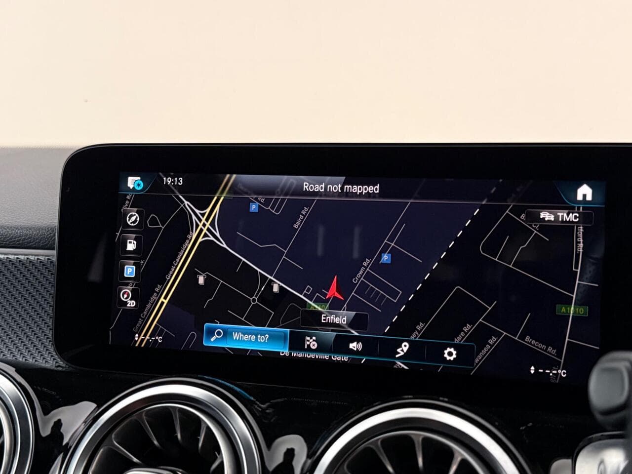 Mercedes-Benz GLB thumbnail Infotainment System