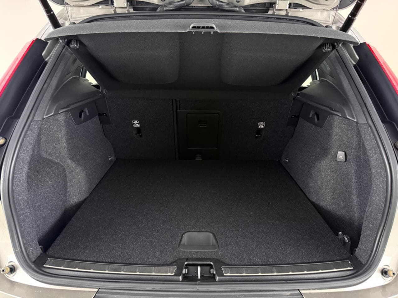 Volvo XC40 thumbnail Boot