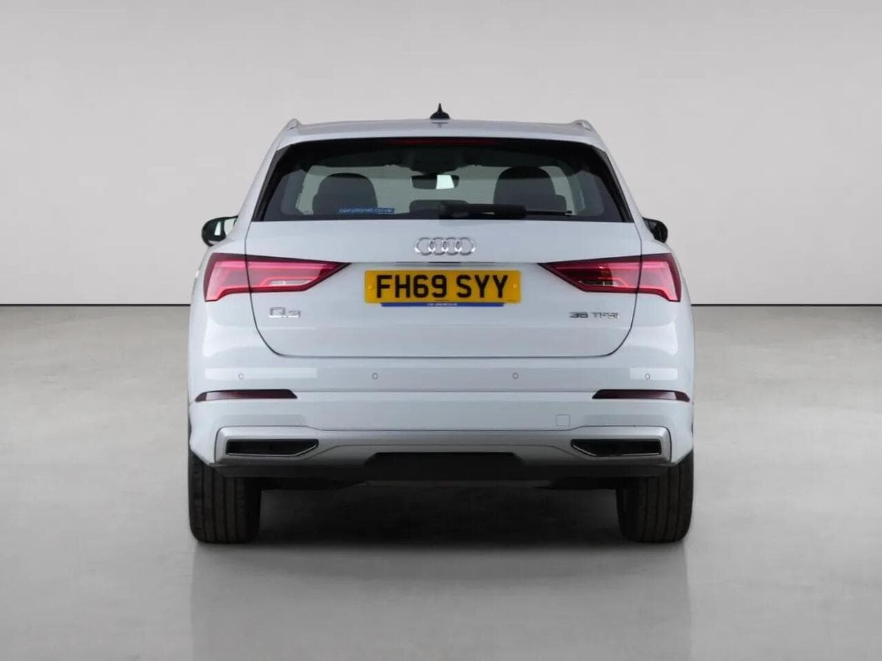 Audi Q3 thumbnail Rear