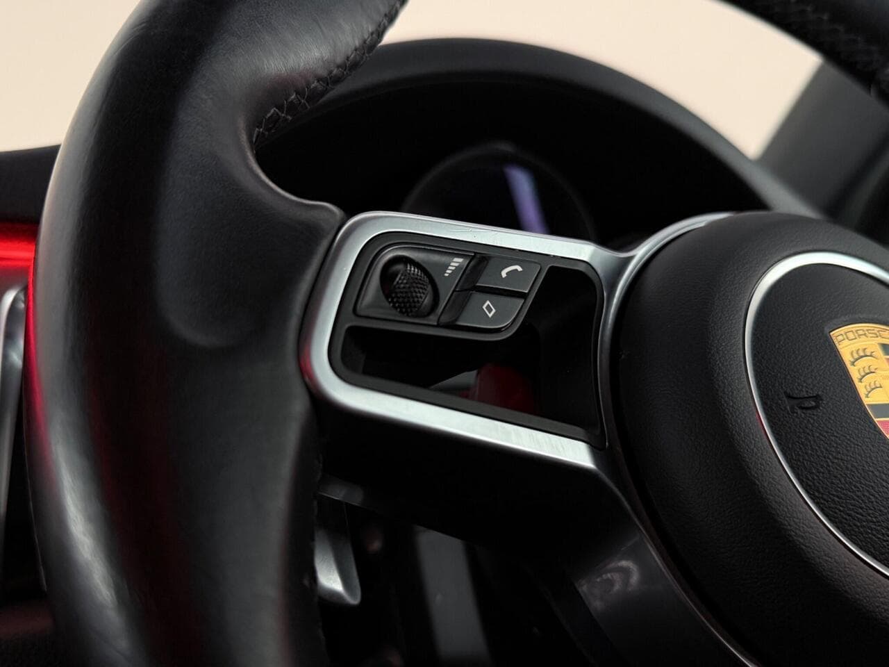 Porsche Macan thumbnail Steering Wheel