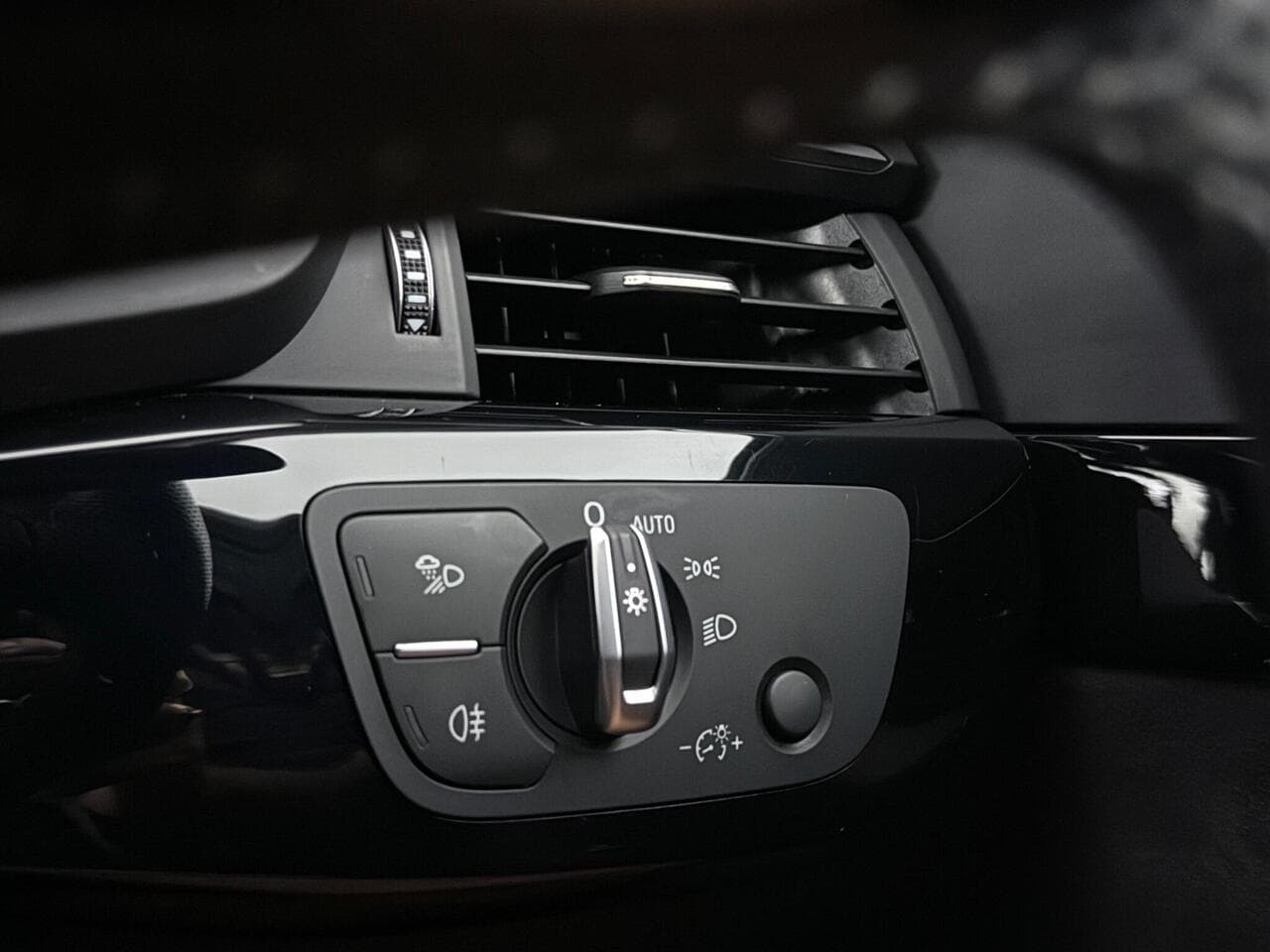 Audi A4 thumbnail Misc Controls