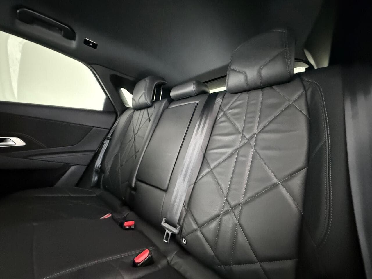 DS AUTOMOBILES DS 7 CROSSBACK thumbnail Seats Rear