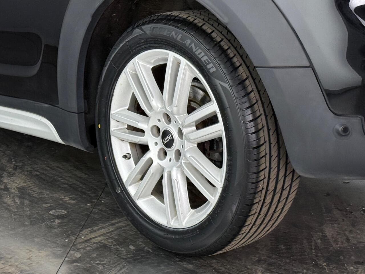 MINI Countryman thumbnail Wheel