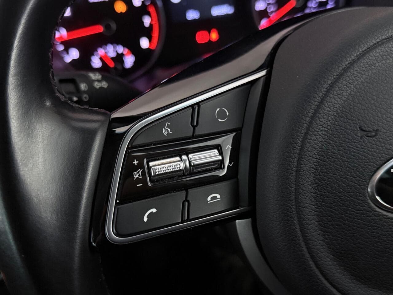 Kia Sportage thumbnail Misc Controls