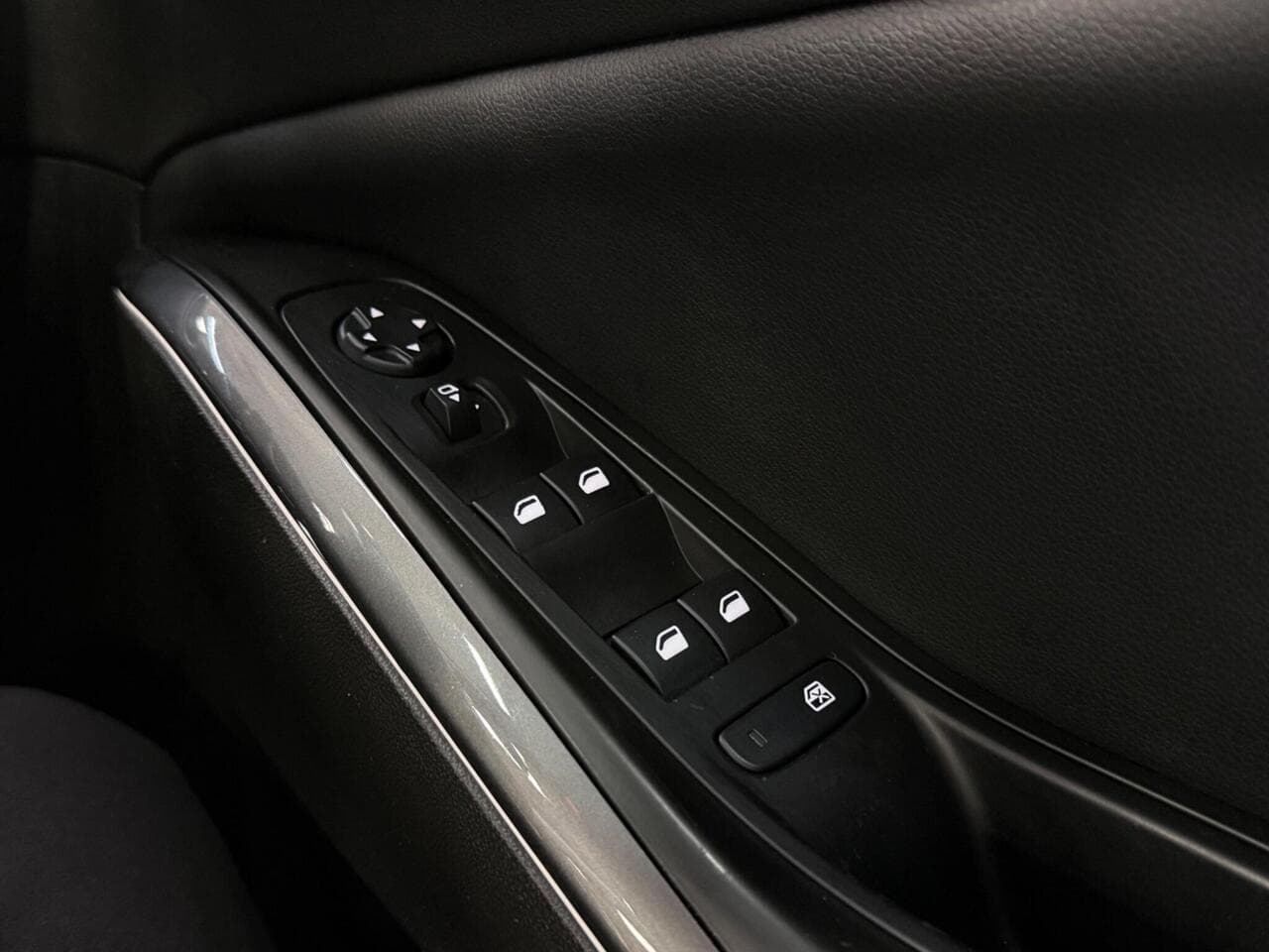Vauxhall Grandland X thumbnail Misc Controls