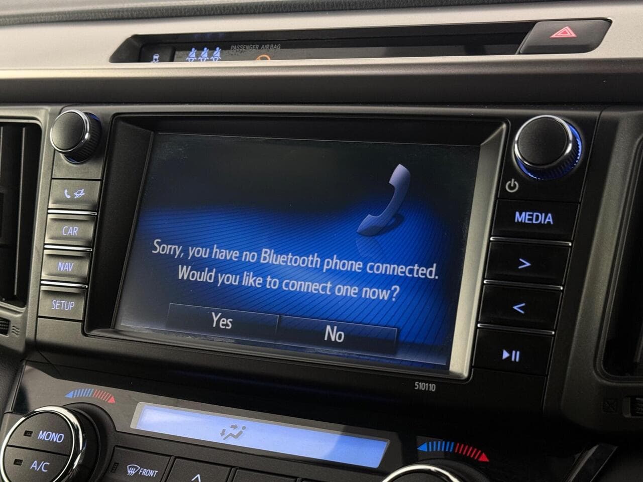 Toyota RAV4 thumbnail Infotainment System