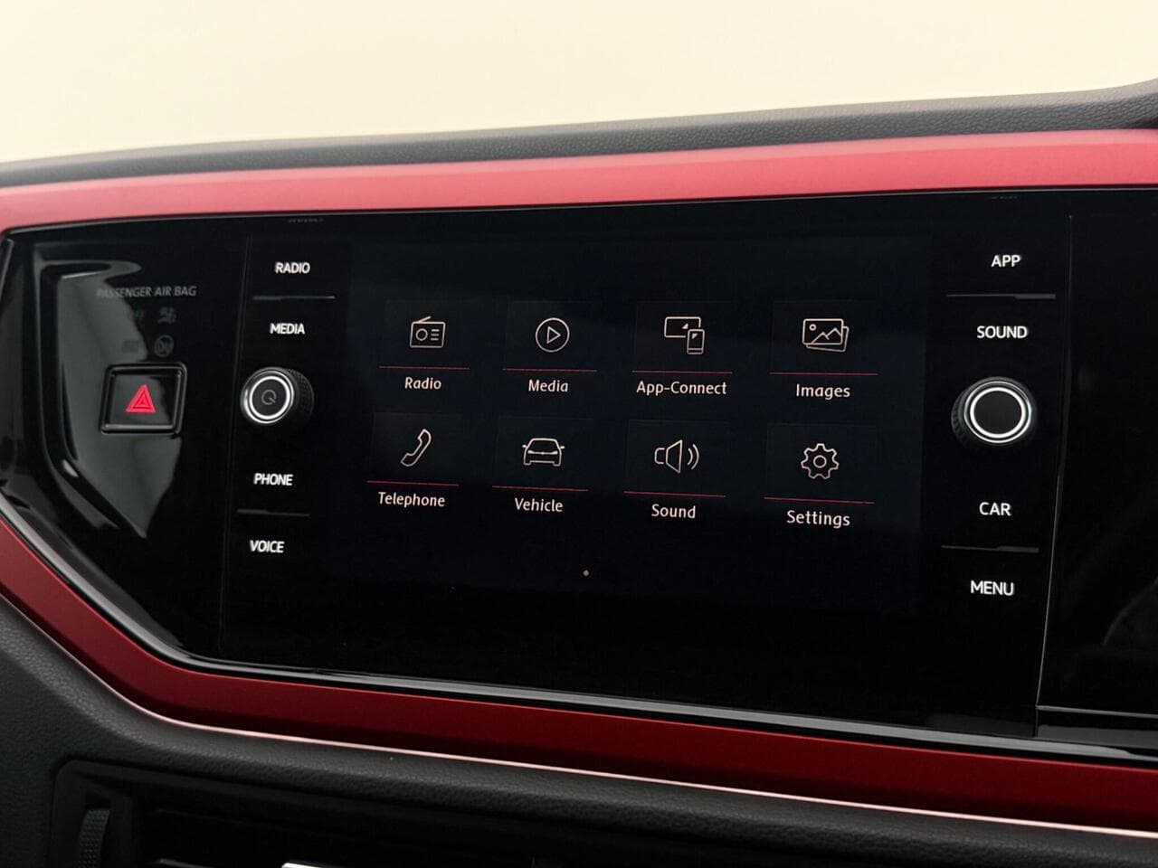 Volkswagen Polo thumbnail Infotainment System