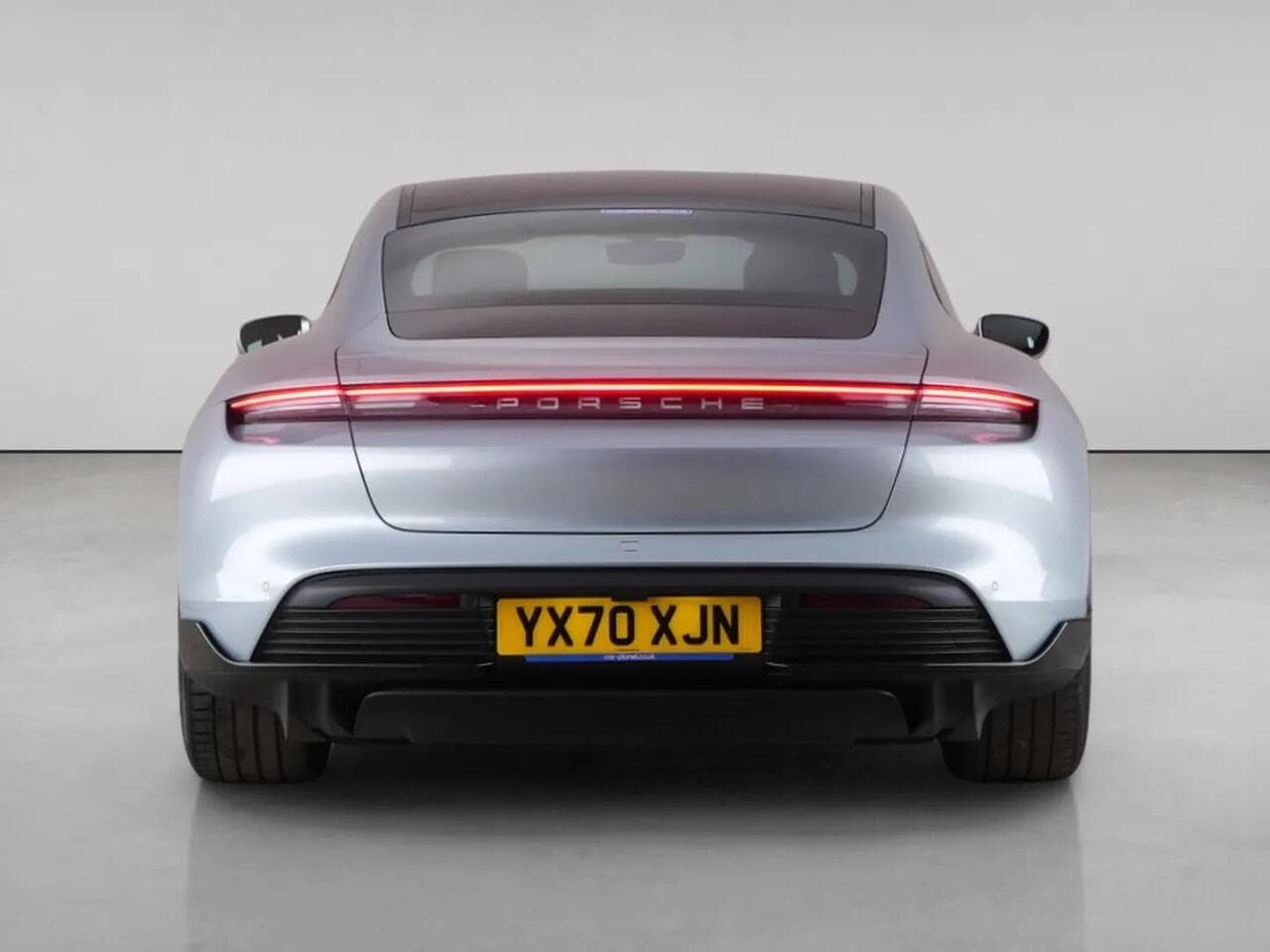 Porsche Taycan thumbnail Rear