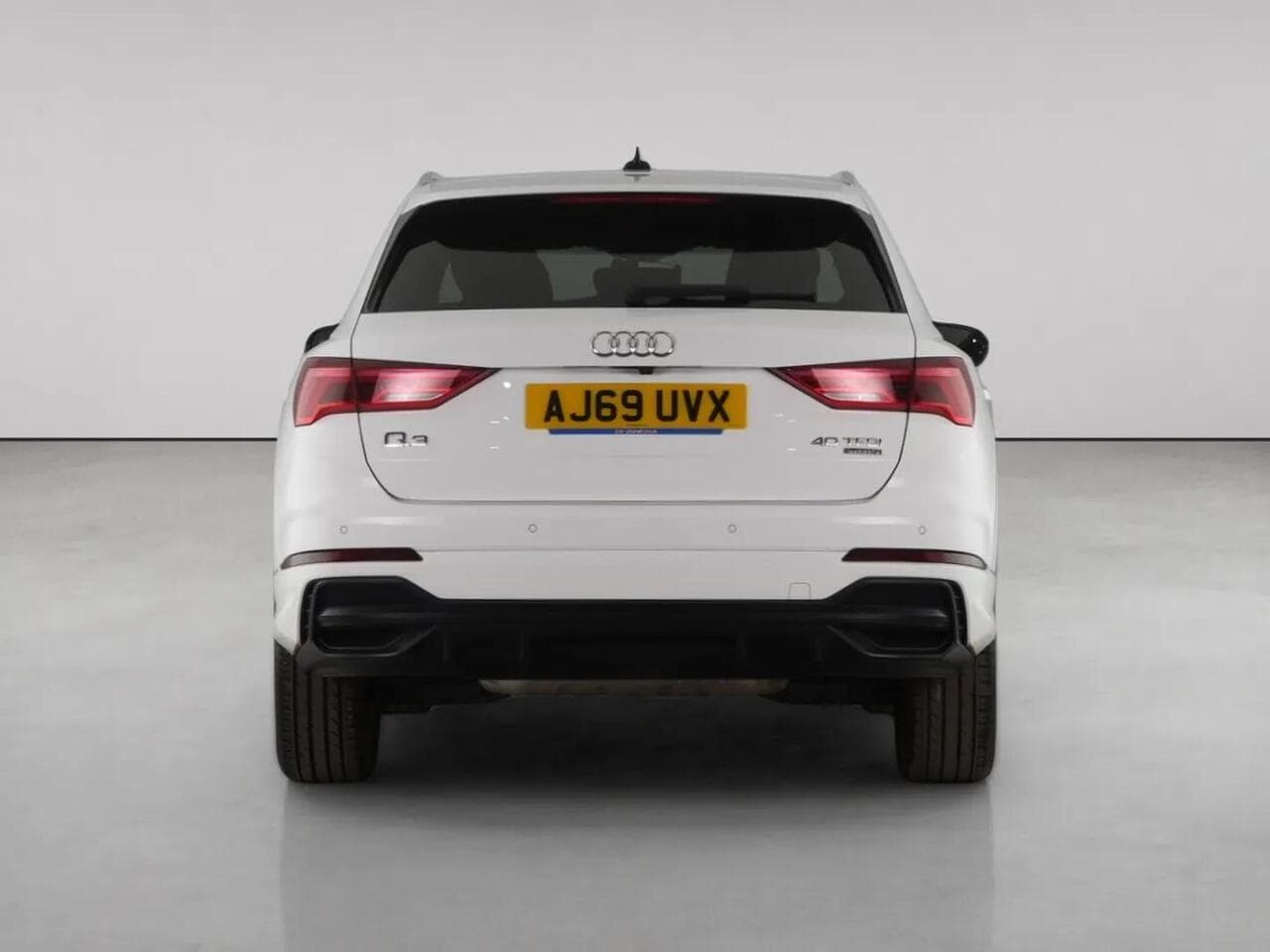Audi Q3 thumbnail Rear