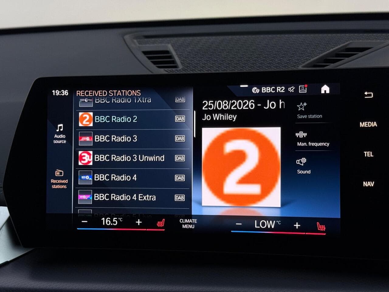BMW iX1 thumbnail Infotainment System