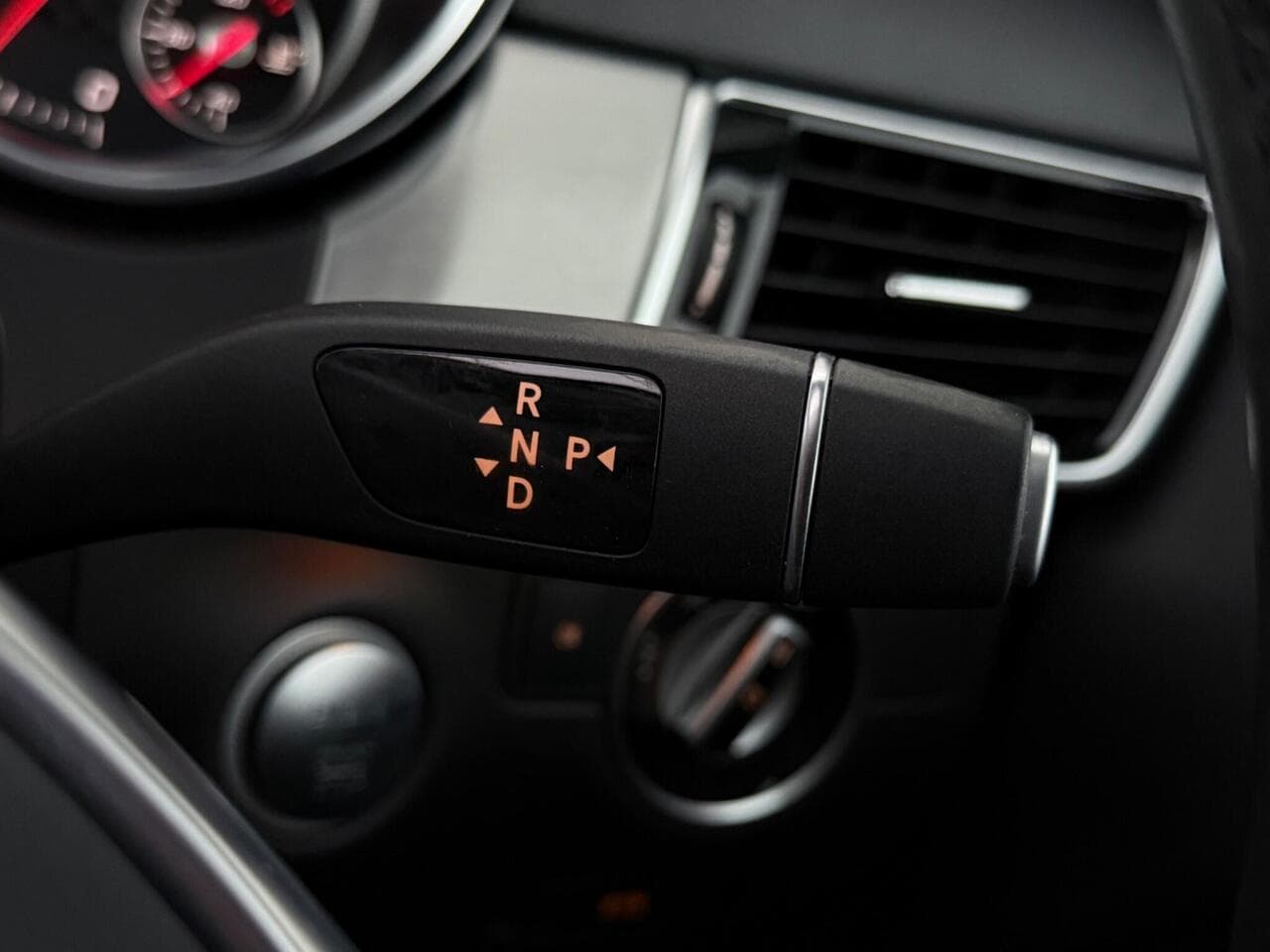 Mercedes-Benz GLE thumbnail Misc Controls