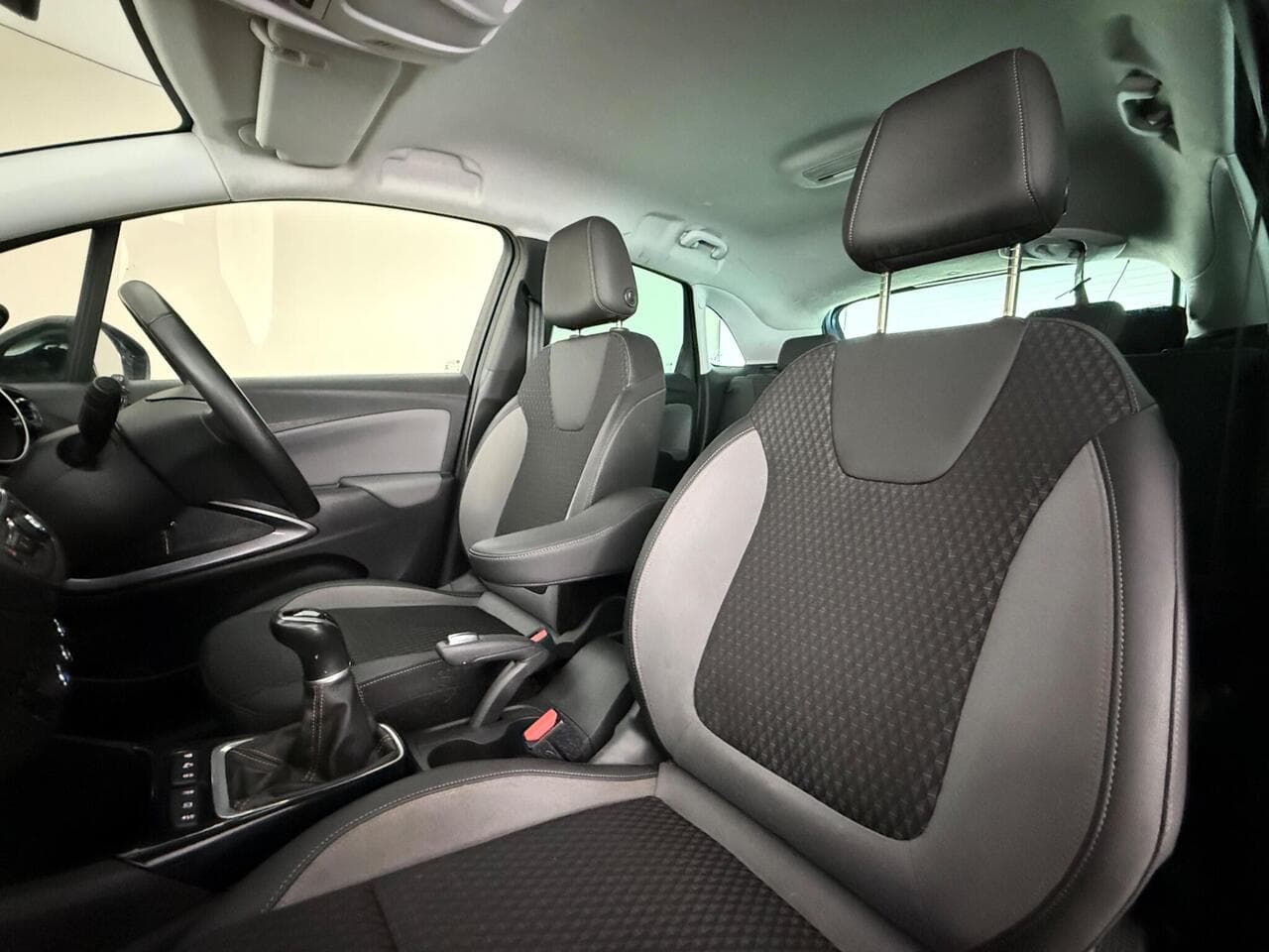 Vauxhall Crossland X thumbnail Seat Front Passenger