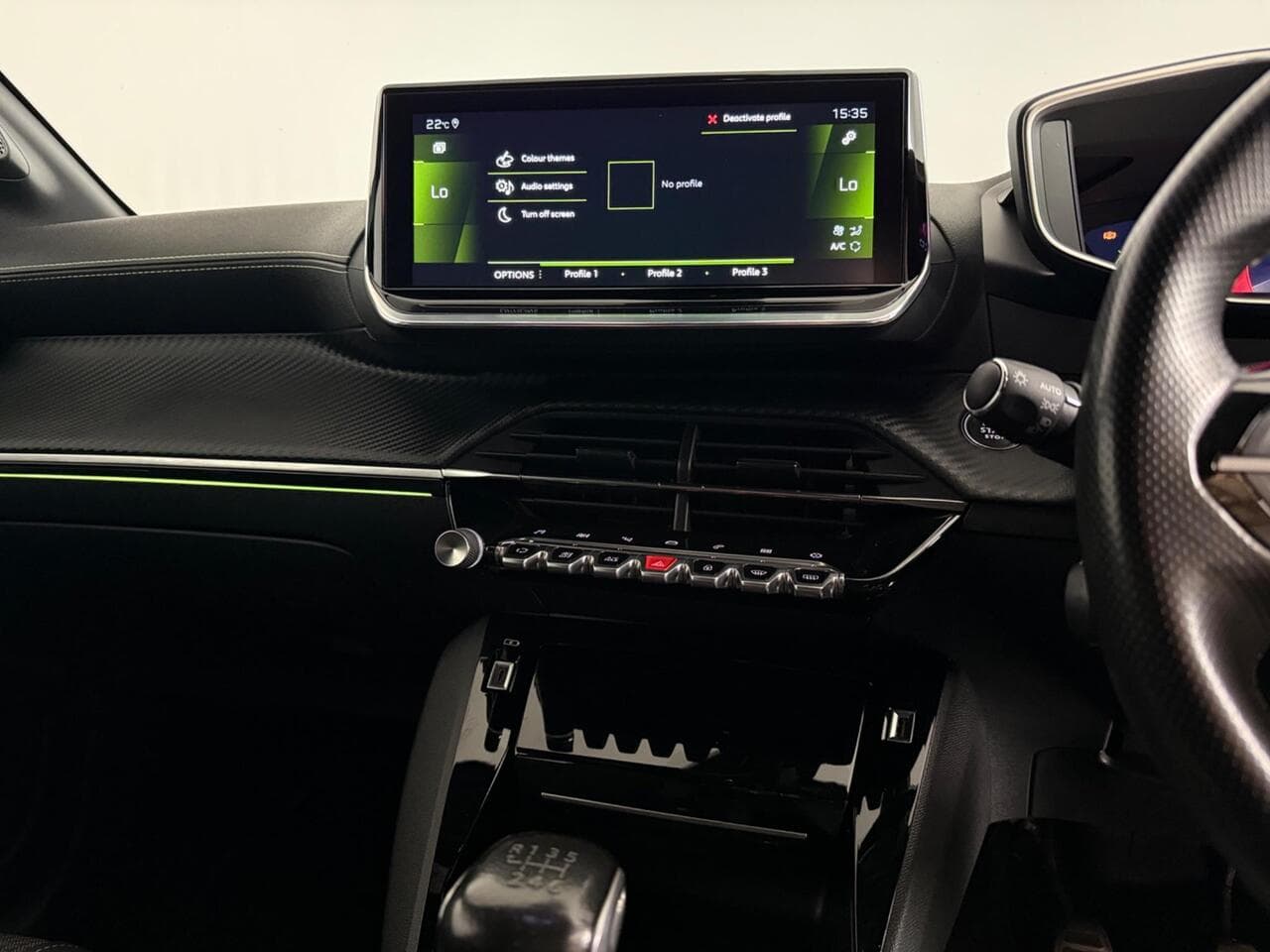 Peugeot 208 thumbnail Infotainment System