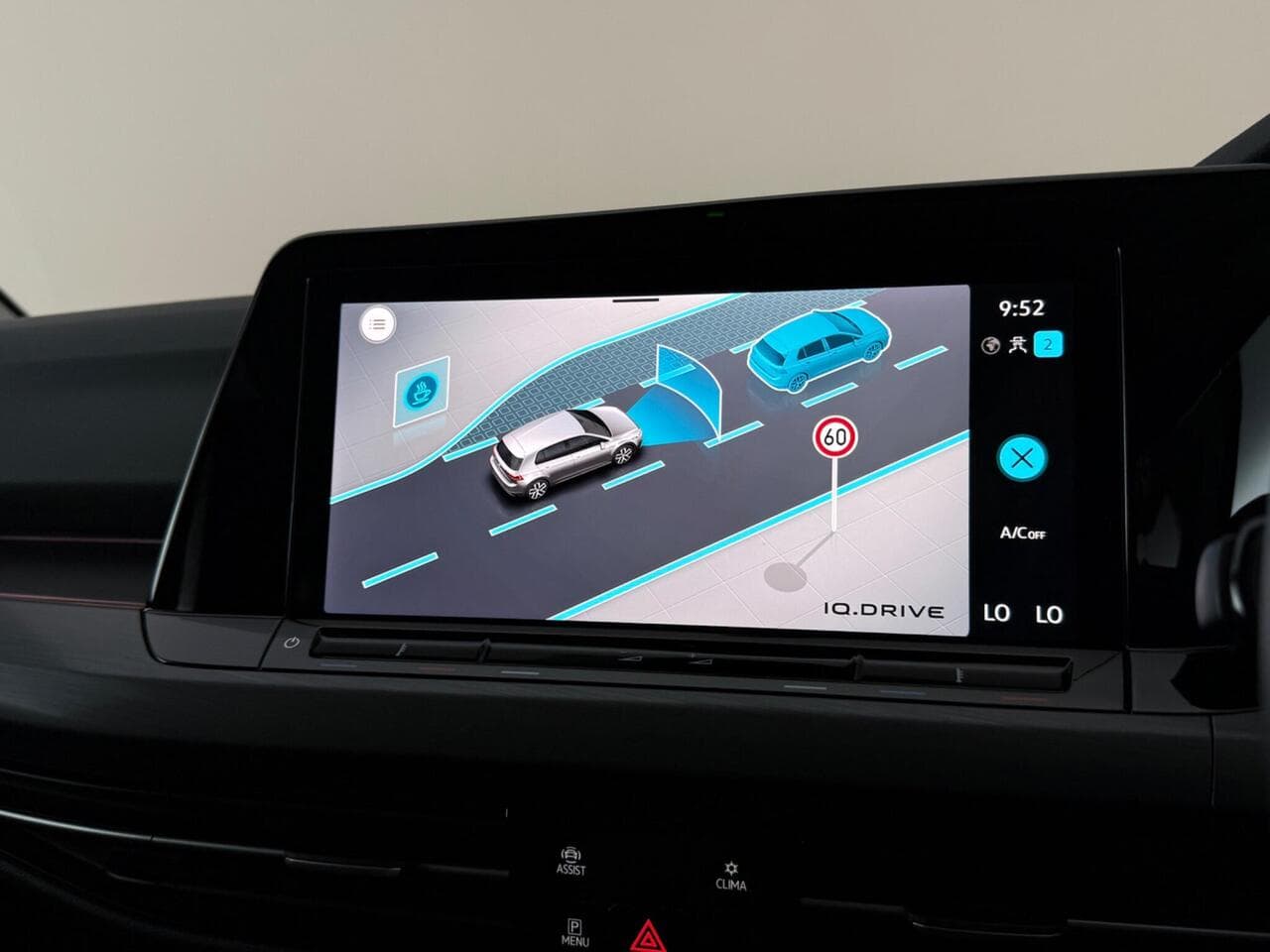 Volkswagen Golf thumbnail Infotainment System