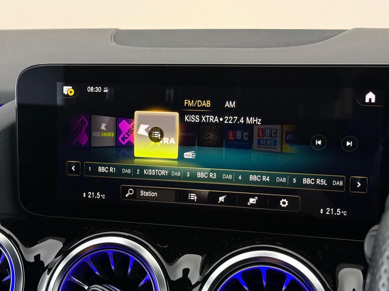 Mercedes-Benz GLA thumbnail Infotainment System