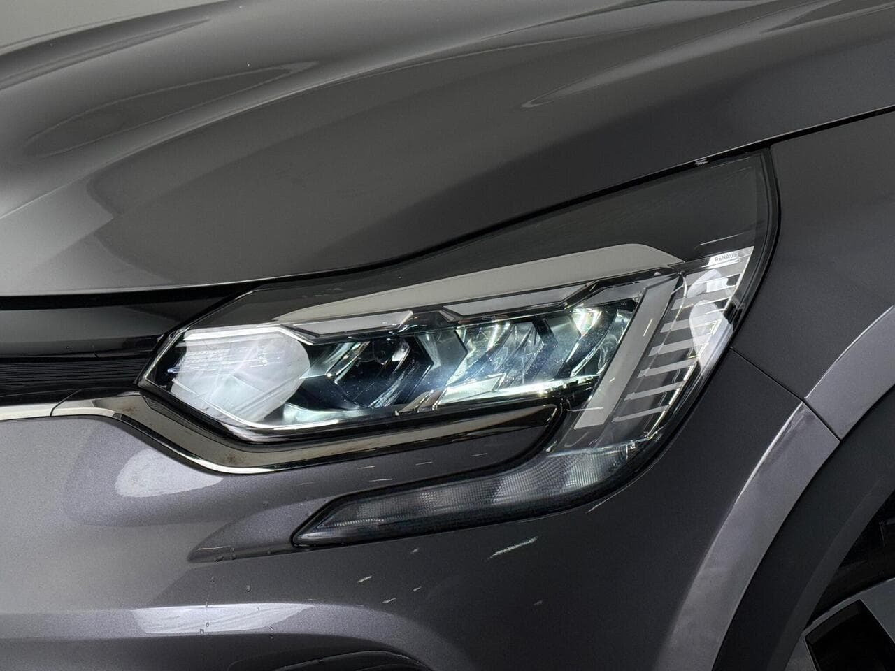 Renault Captur thumbnail Lights Front