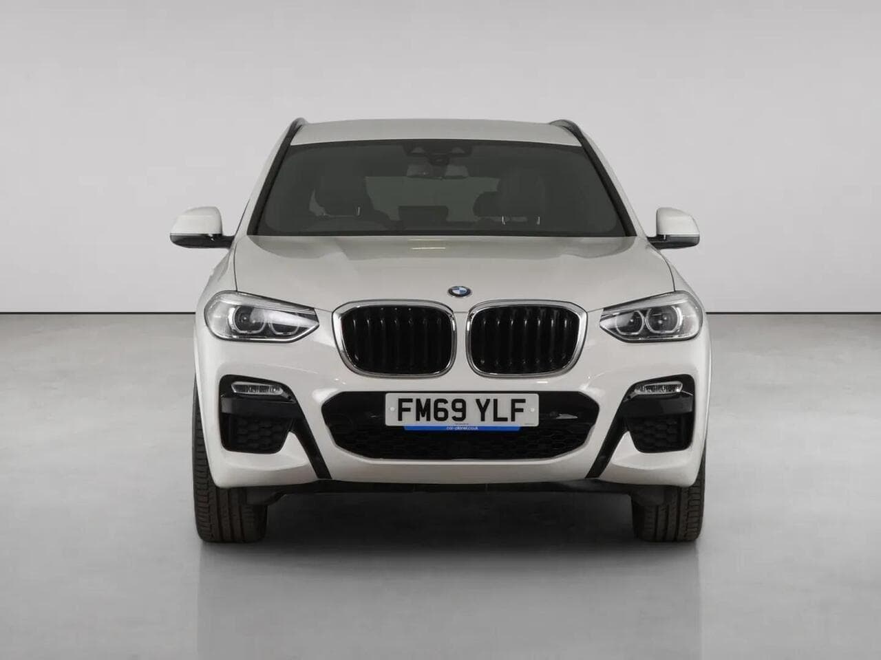 BMW X3 thumbnail Front