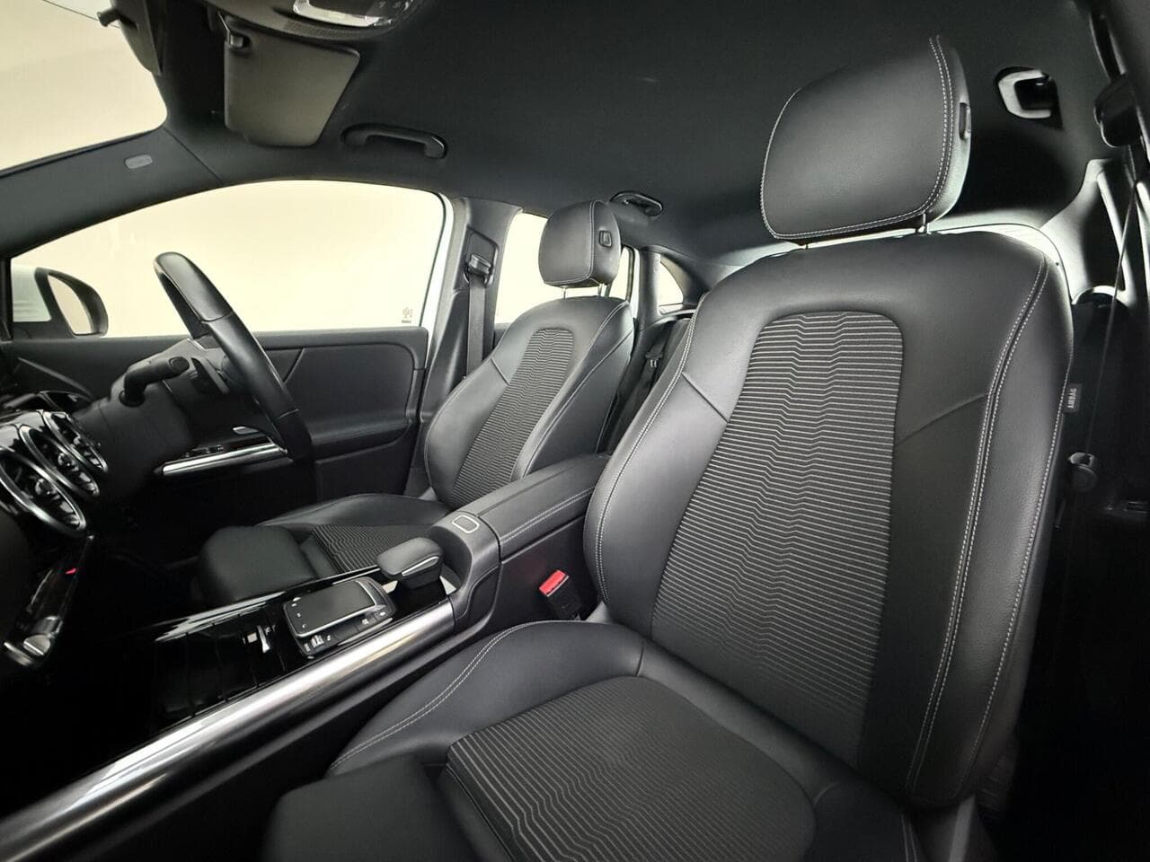 Mercedes-Benz GLA thumbnail Seat Front Passenger