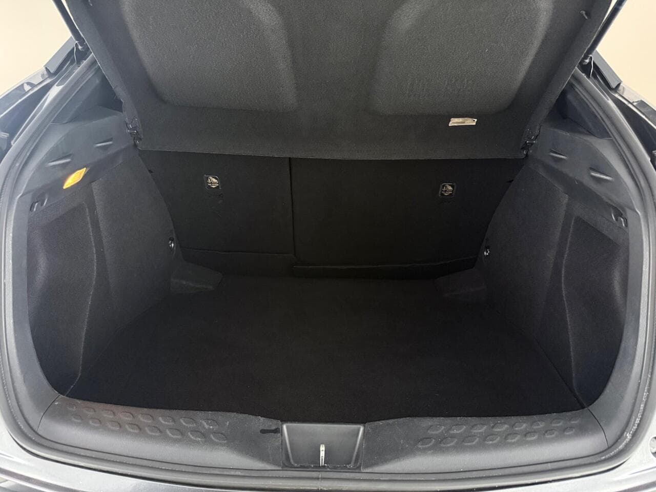 Toyota C-HR thumbnail Boot