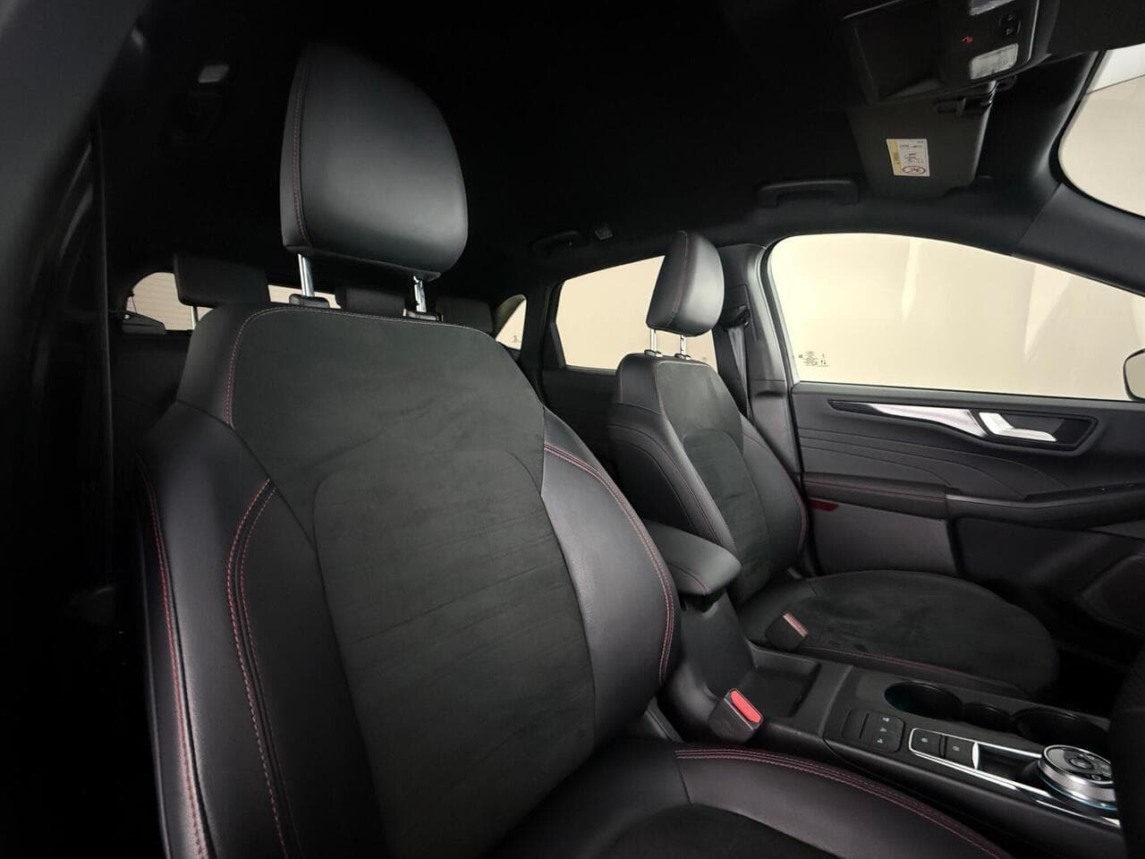 Ford Kuga thumbnail Seat Driver