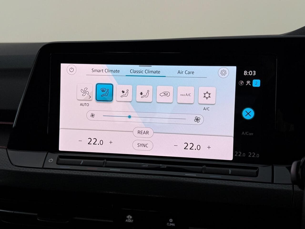 Volkswagen Golf thumbnail Infotainment System