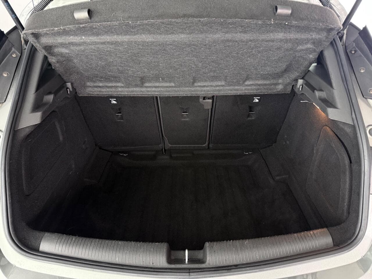 Vauxhall Astra thumbnail Boot