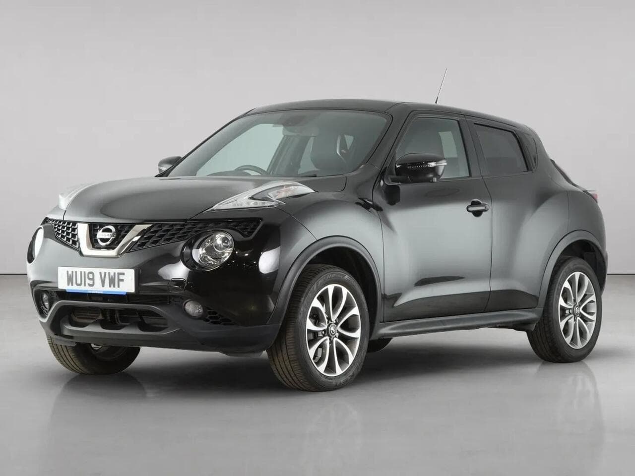 Nissan Juke thumbnail Front Left