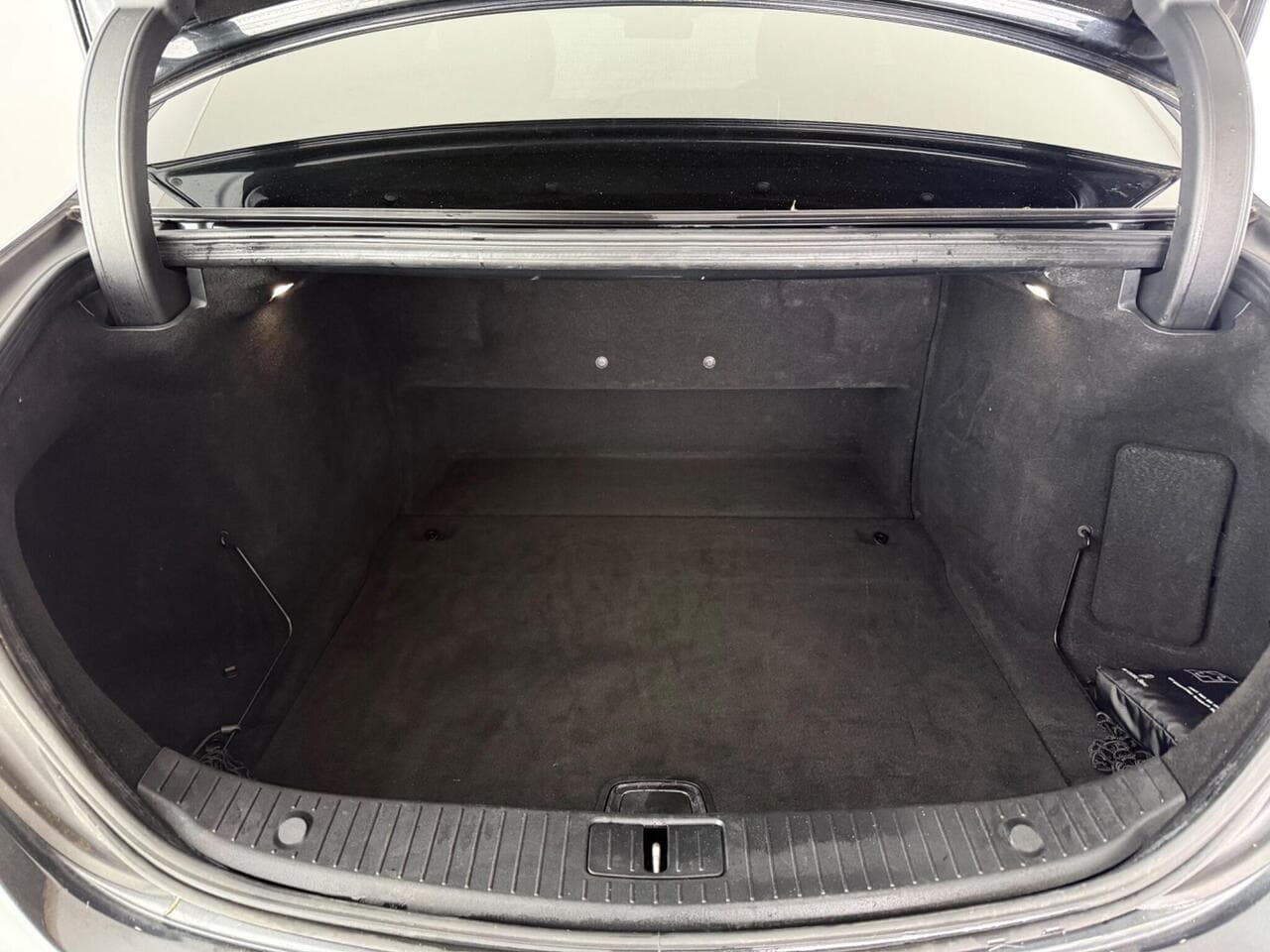 Mercedes-Benz S Class thumbnail Boot