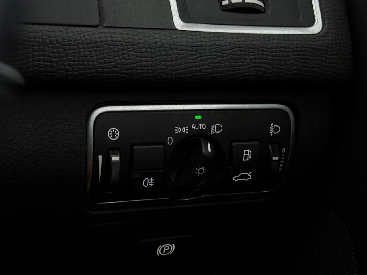 Volvo XC60 thumbnail Misc Controls