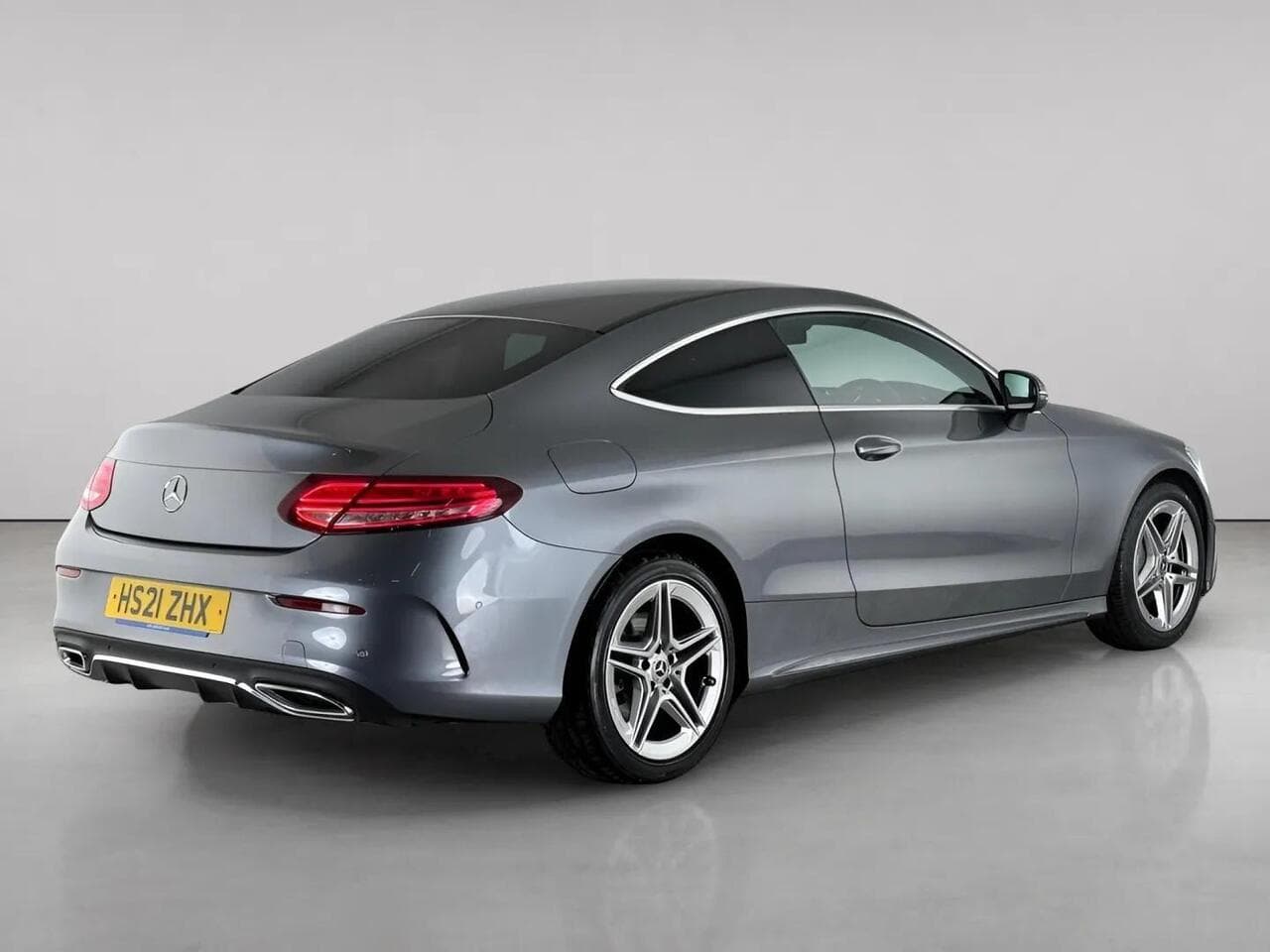 Mercedes-Benz C Class thumbnail Rear Right