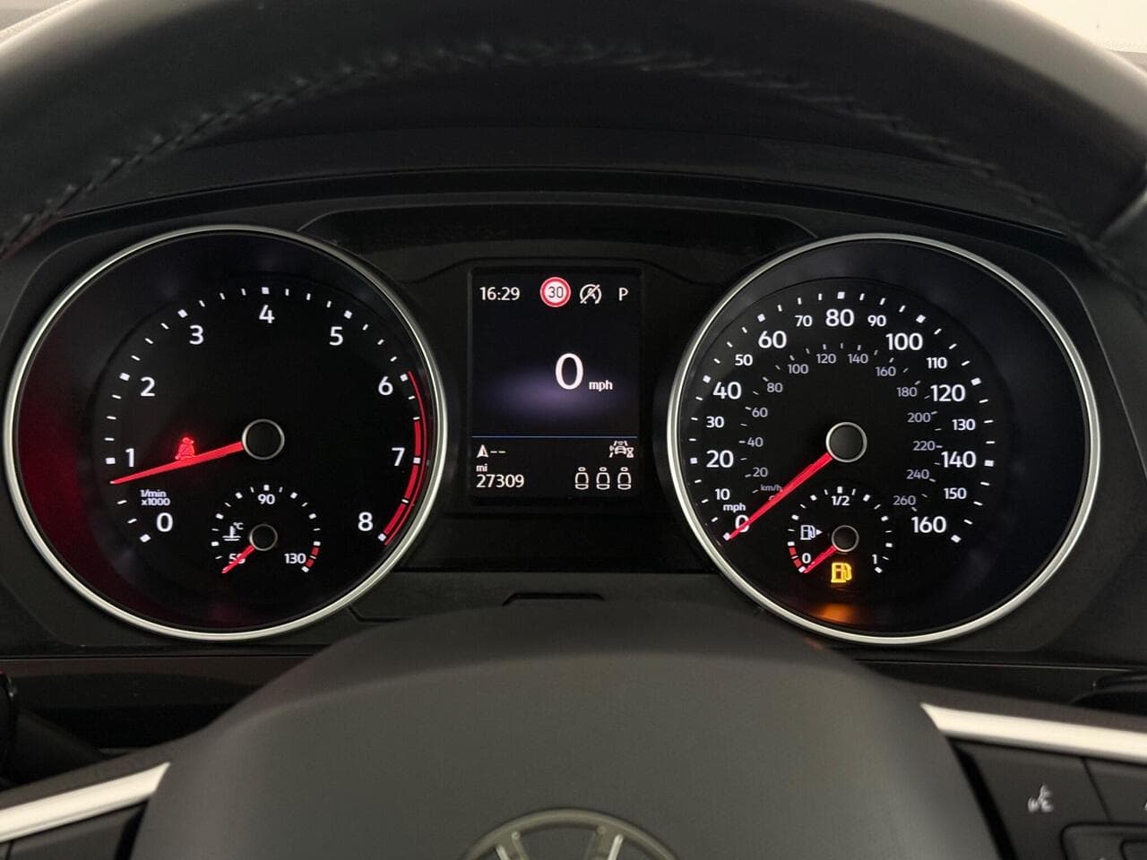 Volkswagen Tiguan thumbnail Driver Instruments