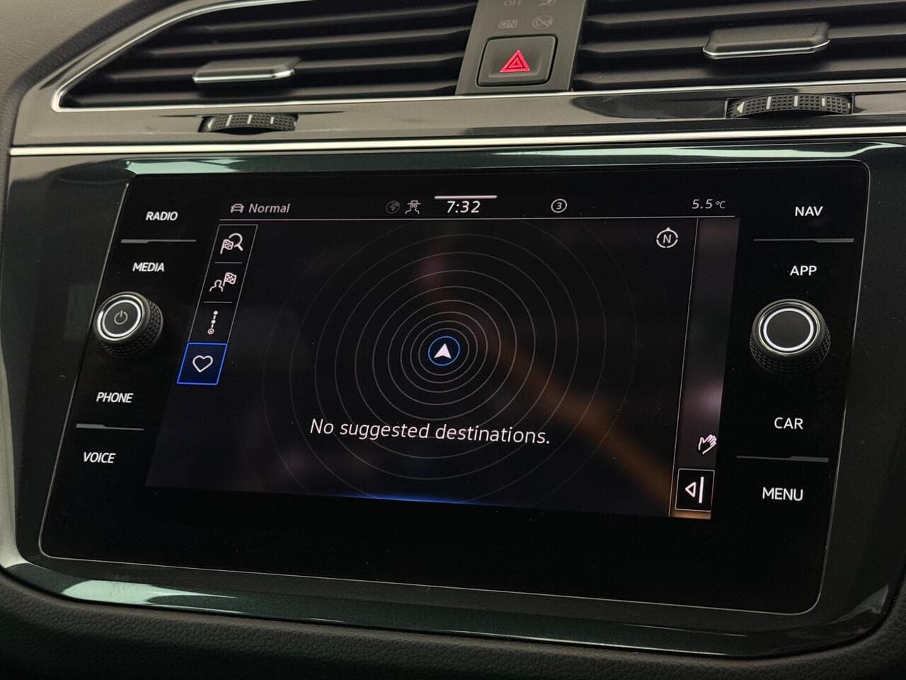 Volkswagen Tiguan thumbnail Infotainment System