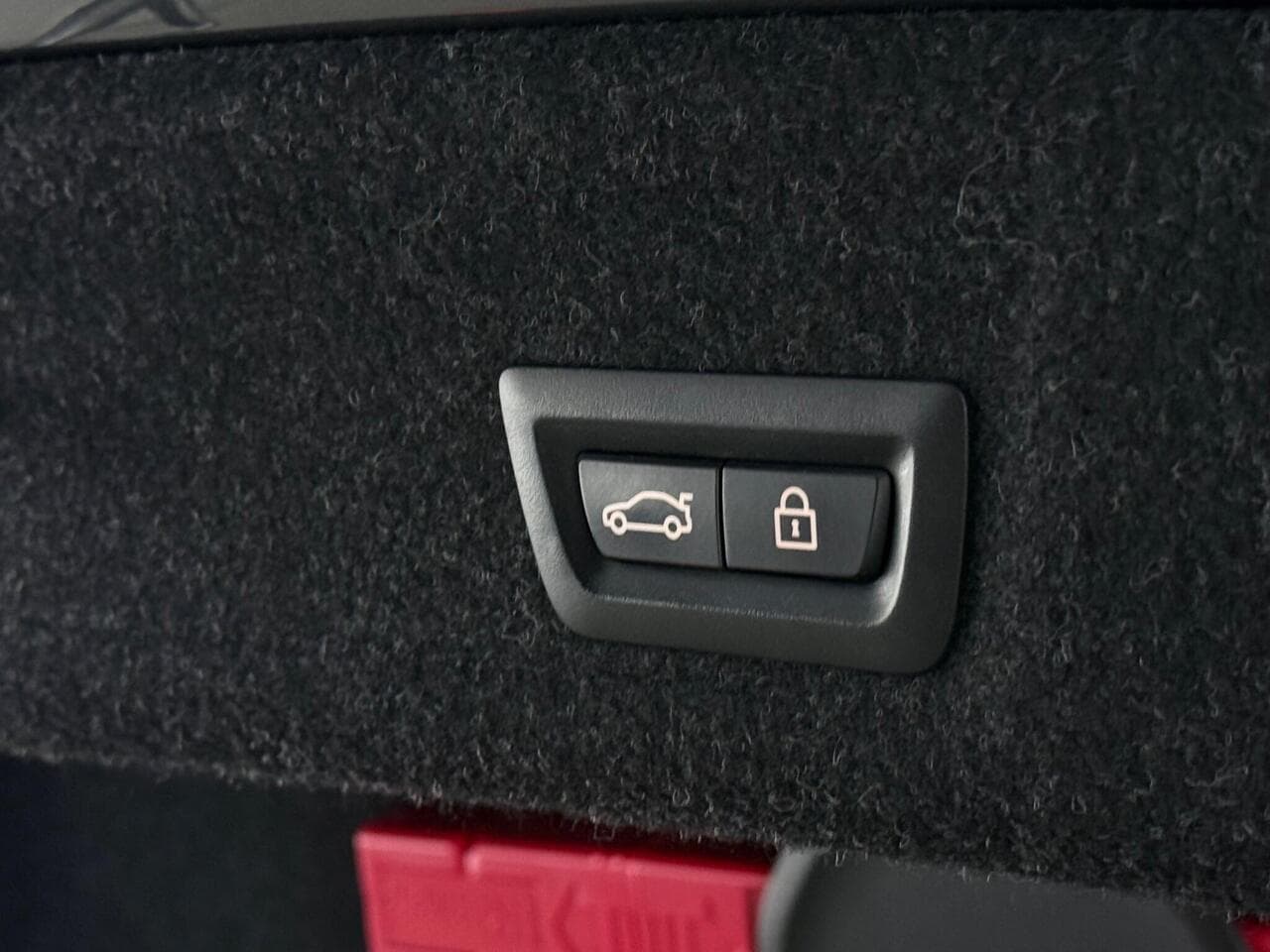 BMW 3 Series thumbnail Misc Controls