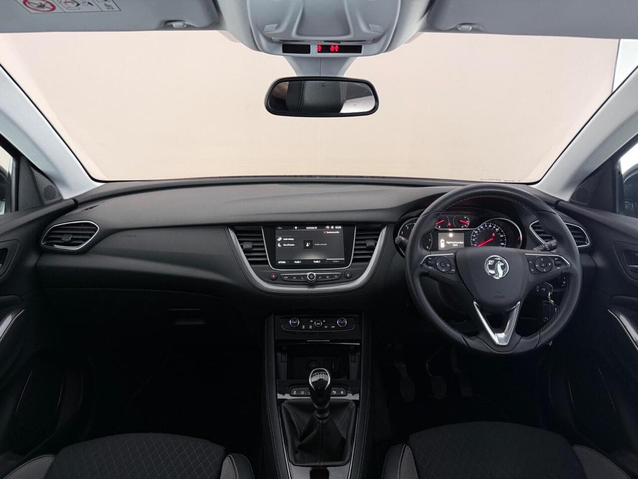Vauxhall Grandland X thumbnail Interior Front