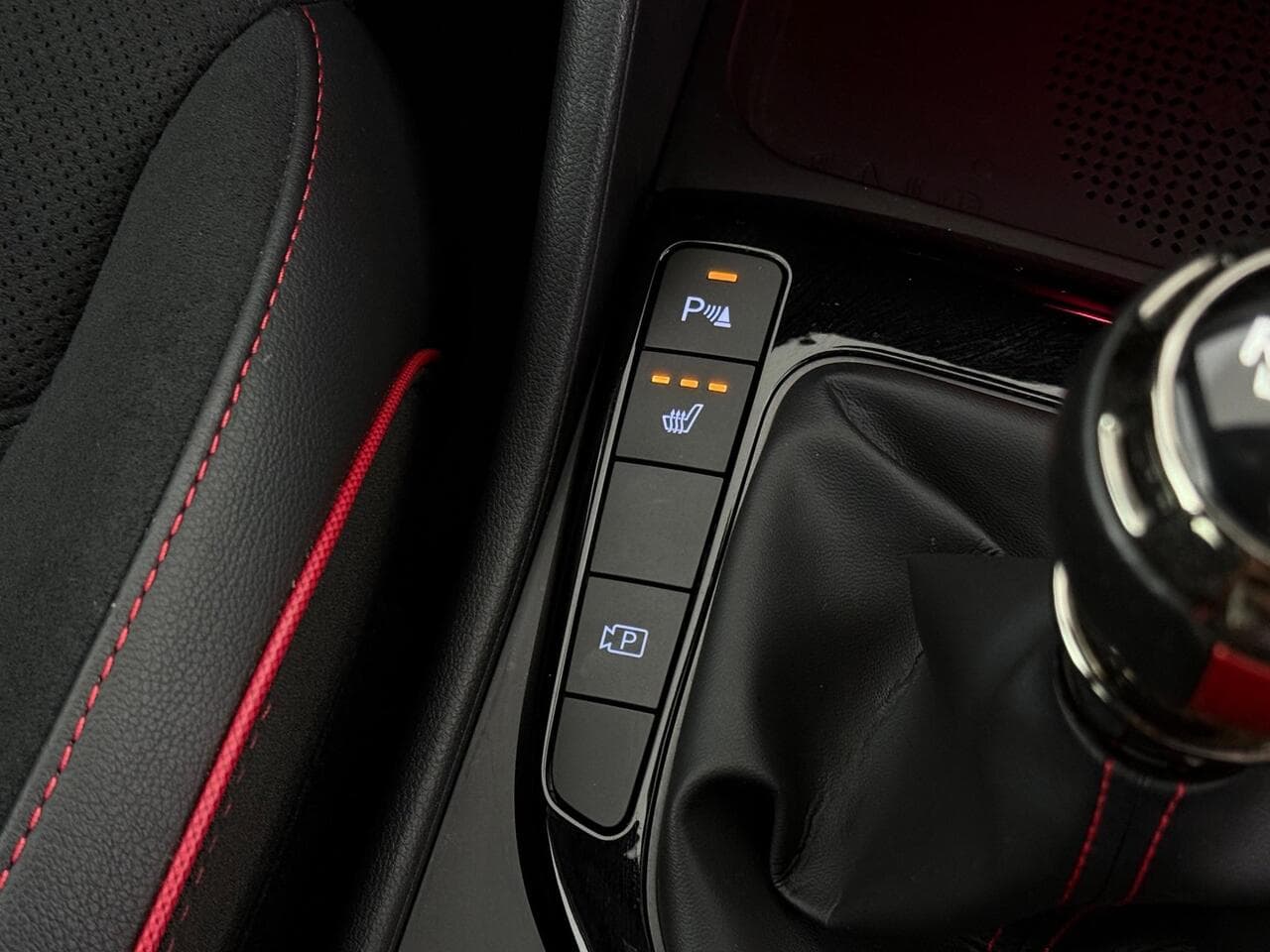 Hyundai TUCSON thumbnail Misc Controls