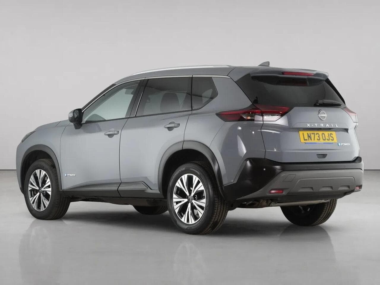 Nissan X-Trail thumbnail Rear Left