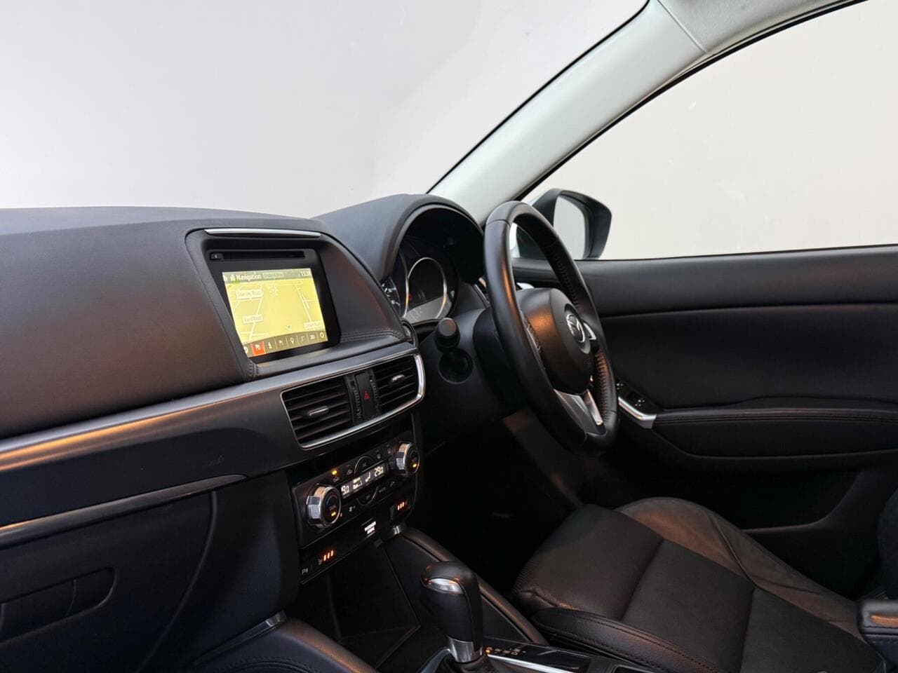 Mazda CX-5 thumbnail Interior Front