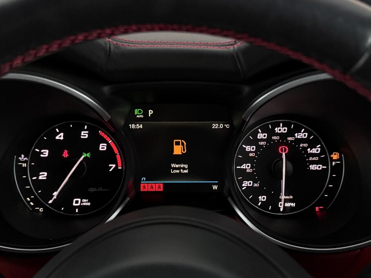 Alfa Romeo Stelvio thumbnail Driver Instruments