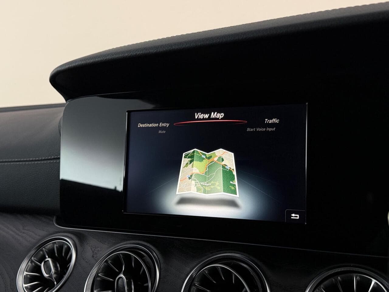 Mercedes-Benz E Class thumbnail Infotainment System