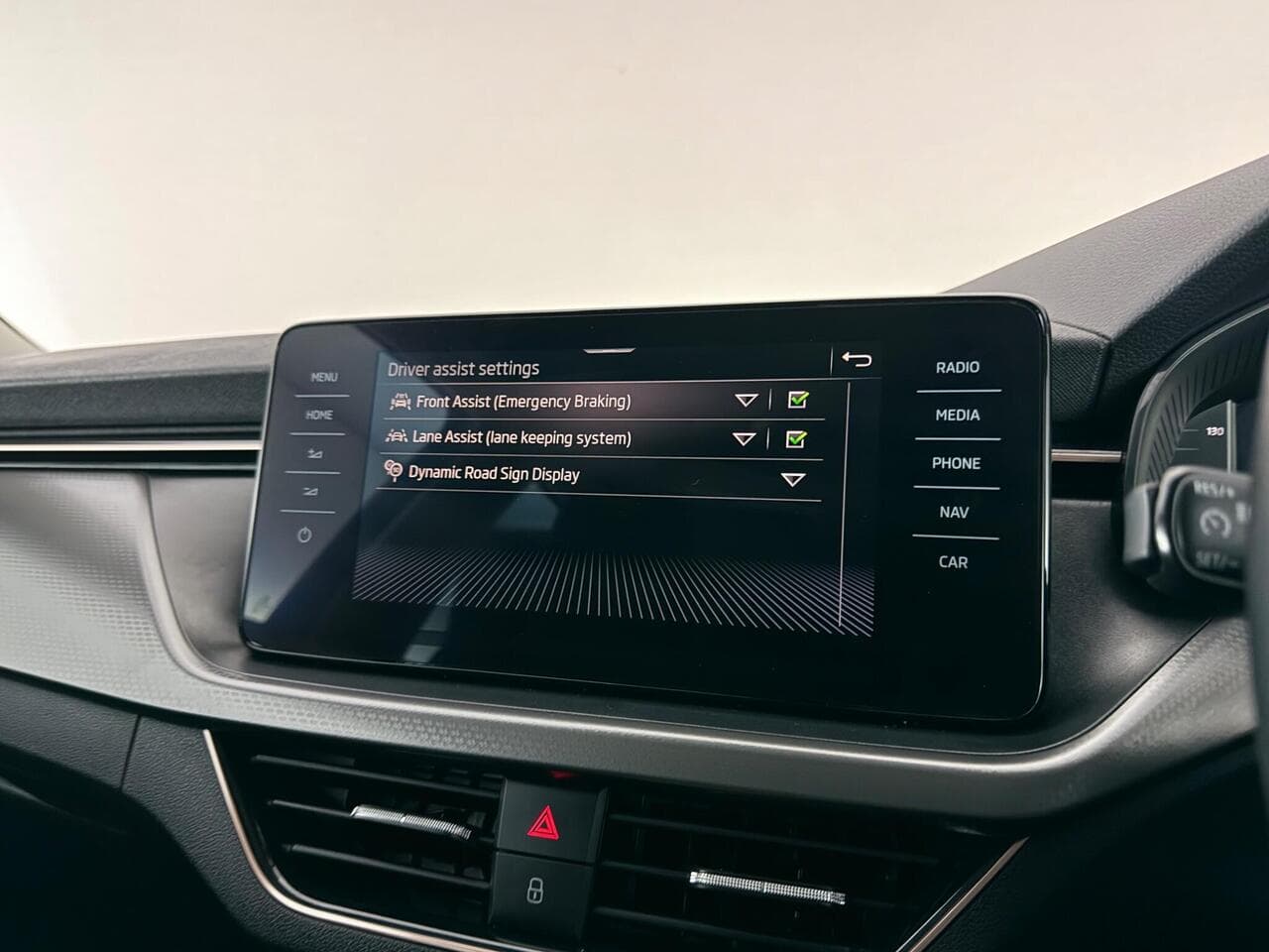 Skoda Kamiq thumbnail Infotainment System