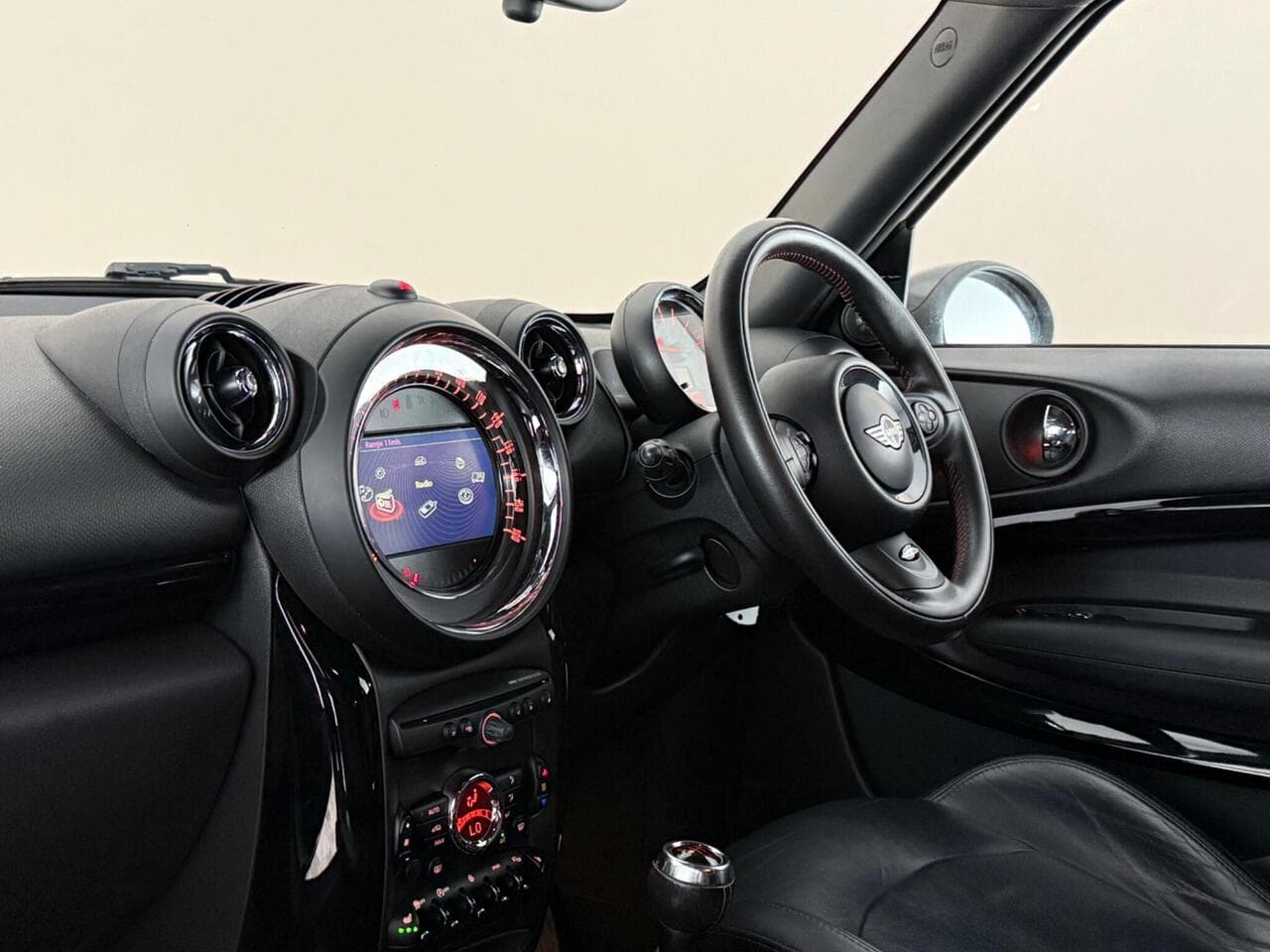 MINI Paceman thumbnail Interior Front